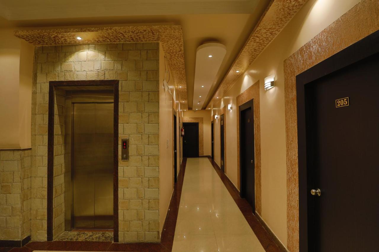 The Park Presidency Hotel Барейли Екстериор снимка